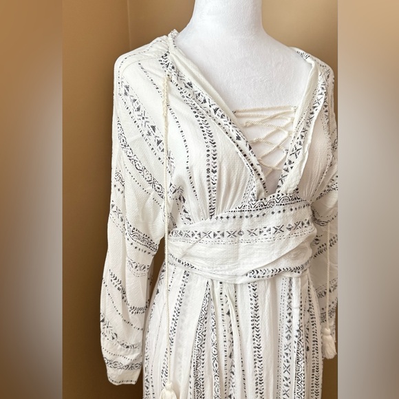 Boho Lace-Up V-Neck White Dress with Black Embroidered Stripes - Picture 3 of 6